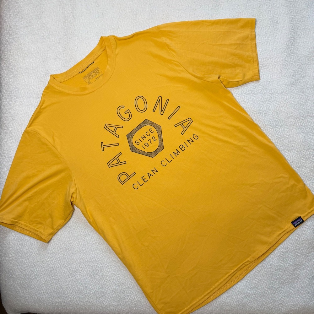 Patagonia Clean Climbing Since 1972 Yellow Graphic T-Shirt Mens XS Short Sleeve